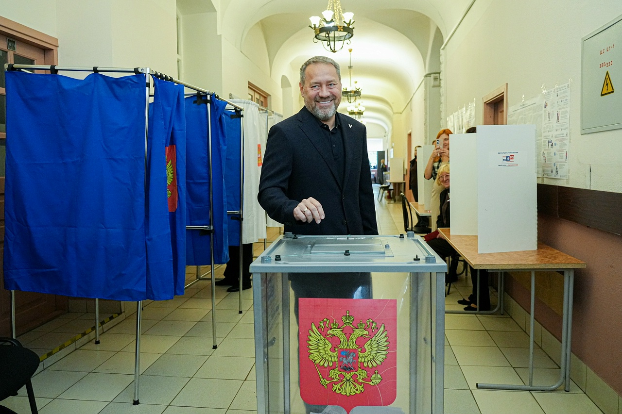Председатель Законодательного Собрания Александр Бельский отметил, что выборы открывают новый этап работы для тех, кому жители оказали доверие.