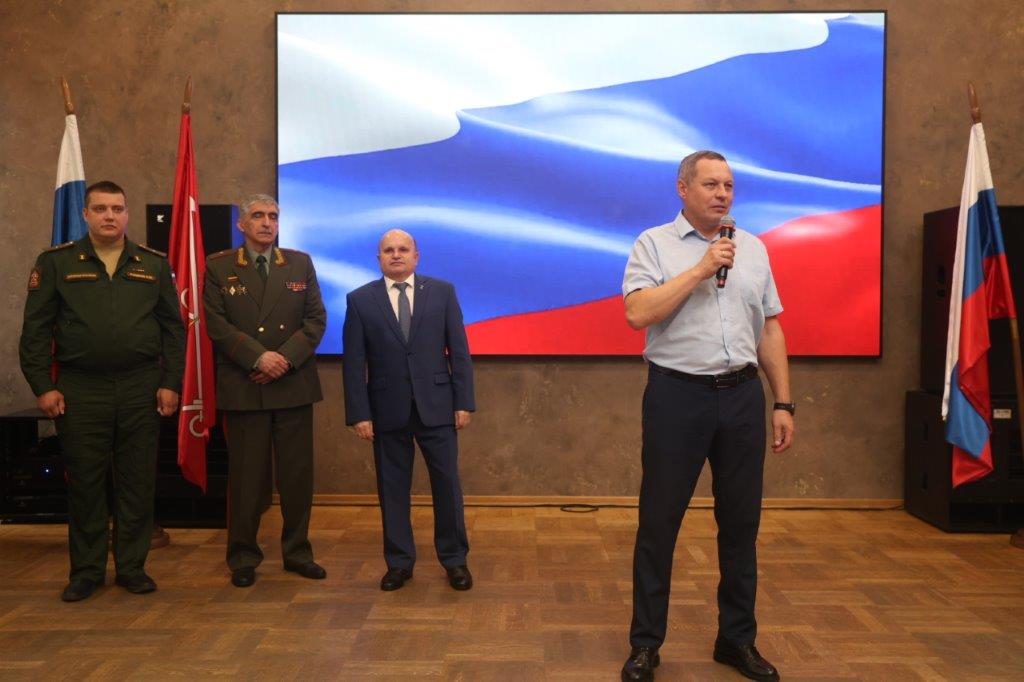 26 июня 2026 года в СПб ГБУ &laquo;Дом молодежи &laquo;Форпост&raquo; состоялась торжественная отправка граждан РФ, проживающих на территории Выборгского района Санкт-Петербурга на военную службу в Вооруженные силы Российской Федерации.